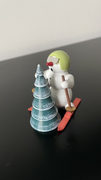 Snowman mit Ski u.Baum 6cm Dekofigur aus Holz